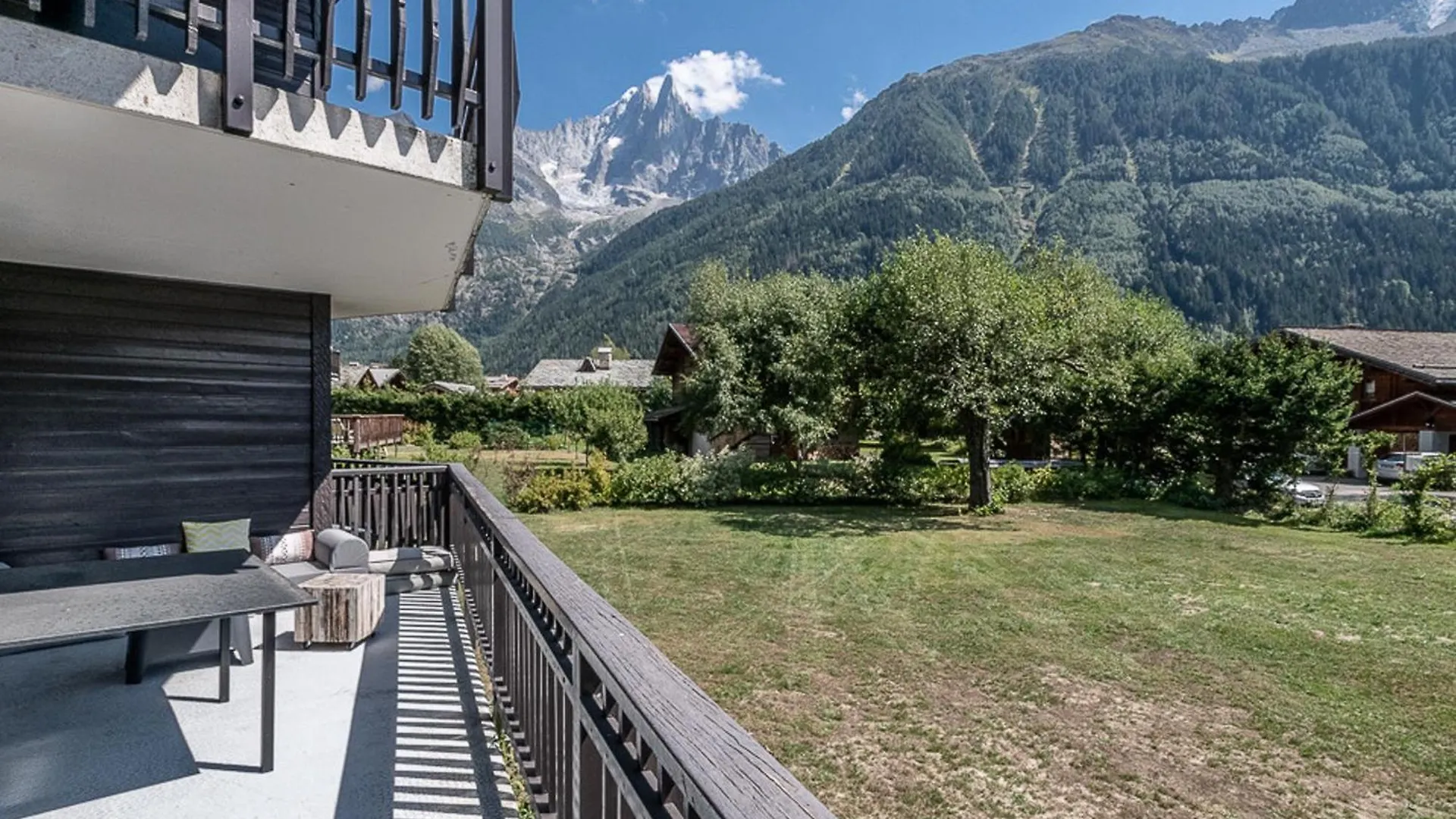 Apartment Demi-Chalet Cosy A Chamonix Avec Jardin, Parking Et Wi-Fi - Fr-1-343-227